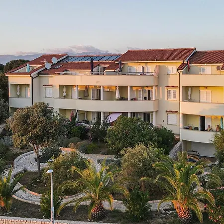 1 Bedroom Stunning In * Mandre
