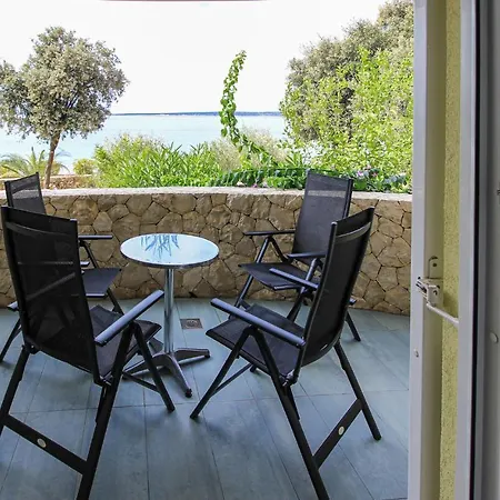 1 Bedroom Stunning In