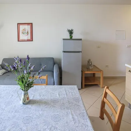 1 Bedroom Stunning In